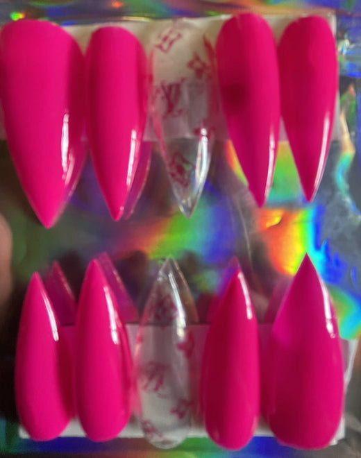 Hot pink press on nails (size medium)