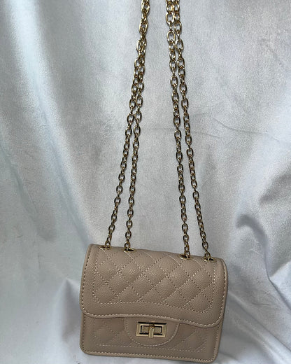 Nude clutch