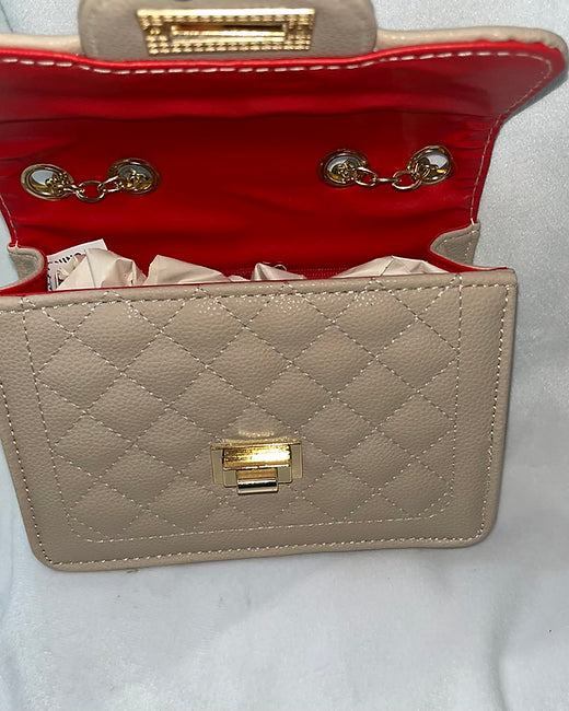 Nude clutch
